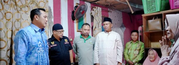 Aditya Kunjungi Warganya Yang Menerima Program Barakat Gawi Banjarbaru