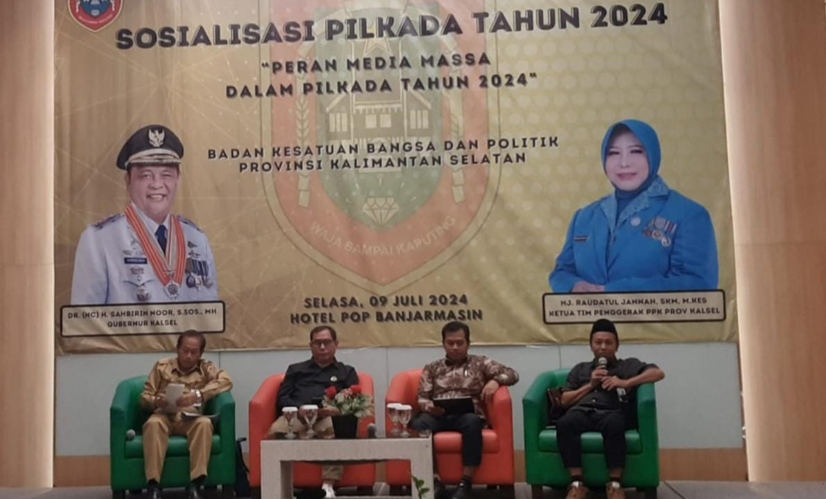 Para narasumber, PWI, KPU dan Bawaslu Kalsel pada Sosialisasi Pilkada Tahun 2024, bertempat di Hotel Pop Banjarmasin Selasa (9/7/2024). (Foto: Leon/Koranbanjar.net)