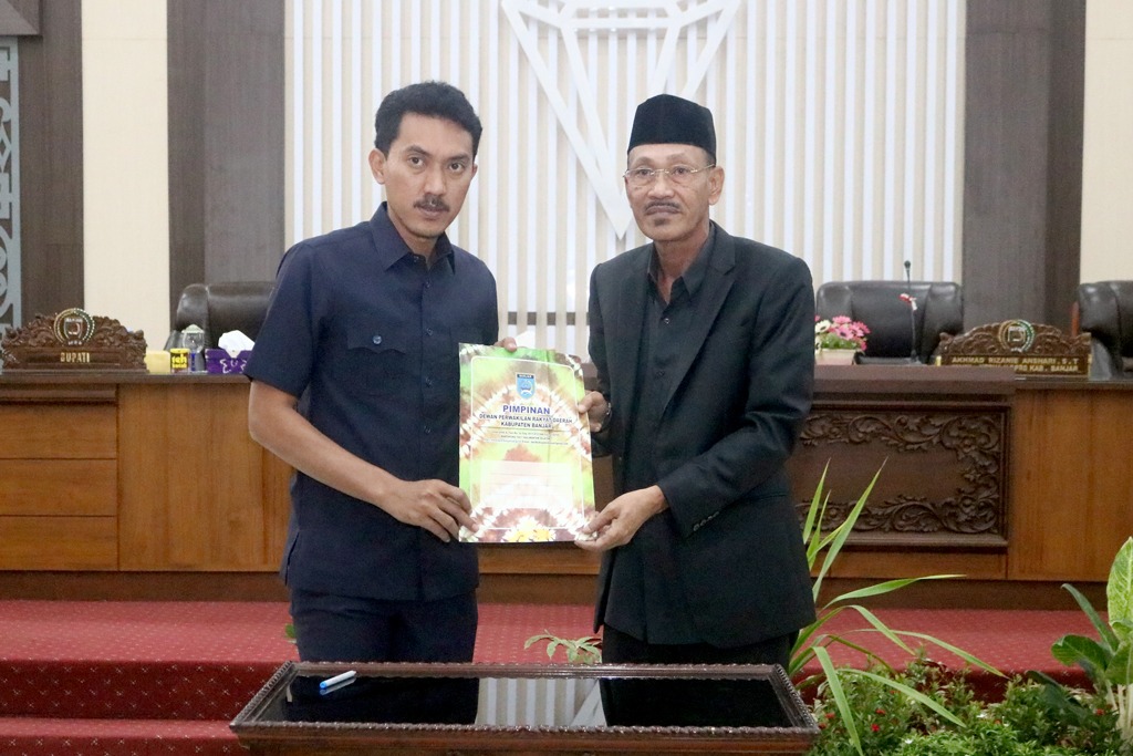 Rapat Paripurna Dewan Perwakilan Rakyat Daerah (DPRD) Kabupaten Banjar, Rabu (10/7/2024) siang. (Foto: DKISP Kabupaten Banjar/Koranbanjar.net)