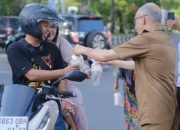 Peringatan 10 Muharram, Sekretariat DPRD Kabupaten Banjar Bagikan Bubur Asyura