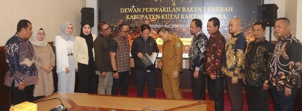 Antung Aman Memimpin Kunjungan Kerja ke DPRD Kutai Kartanegara