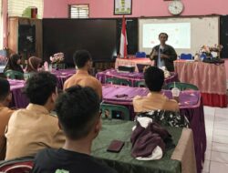 English Club SMA Negeri 3 Banjarbaru Laksanakan Pelatihan Penulisan Esai