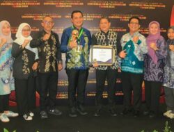 Penghargaan UHC Dari Wapres dan Universitas Indonesia Diterima Wali Kota Aditya