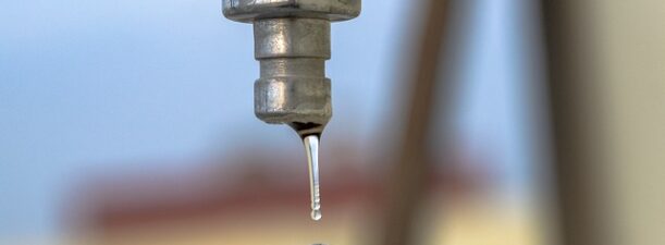 Pekerjaan Koneksi Pipa di Jalan Karang 3, Distribusi Air Bersih PTAM Intan Banjar Terhenti Sementara