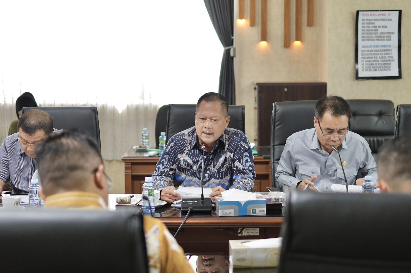 Rapat perdana pembahasan Rancangan Peraturan DPRD tentang Tata Tertib (Tatib) DPRD Provinsi Kalsel bersama Sekretariat DPRD Provinsi Kalsel dan Biro Hukum Provinsi Kalsel, bertempat di lantai 4 Gedung DPRD Kalsel, Jumat (13/9/2024). (Foto: Humas DPRD Kalsel/Koranbanjar.net)