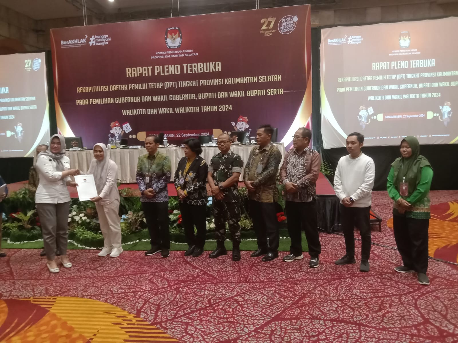 Rapat pleno penetapan DPT oleh KPU Provinsi Kalimantan Selatan untuk Pilkada 2024, Banjarmasin, Minggu (22/9/2024). (Foto: Leon/Koranbanjar.net)