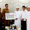Bentuk komitmen Saidi Mansyur memperhatikan santri dan pendidik Pondok Pesantren. (Foto: ist)