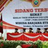 Wisuda Sarjana Strata Satu (S1) STKIP Paris Barantai Kotabaru Angkatan ke-XIII, Sabtu (16/11/2024). (Foto: Kominfo Kotabaru/Koranbanjar.net)