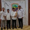 Bupati Kotabaru H Sayed Jafar meraih penghargaan bergengsi dari Metro TV kategori Best Local Tourism Development atau Pengembangan Pariwisata Lokal Terbaik di Kotabaru. (Foto: Kominfo Kotabaru/Koranbanjar.net)