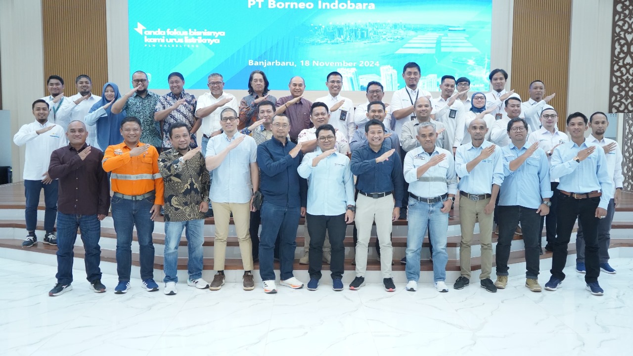 Foto bersama dalam kegiatan Customer Engagement yang berlangsung di Banjarbaru pada Senin (18/11/2024) antara PT BIB dan PLN UID Kalselteng. (Foto: PLN UID Kalselteng/Koranbanjar.net)