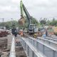 Proyek pembangunan Jembatan Atanik Mataraman, Kabupaten Banjar. (Foto: Humas DPRD Kalsel/Koranbanjar.net)