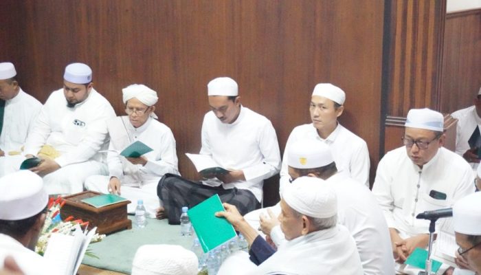 Haul ke 35 Syekh Semman Mulia di Kelurahan Keraton Martapura