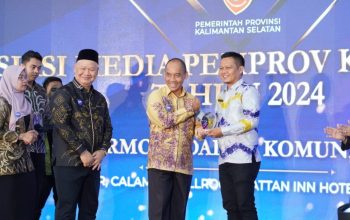 Pemkab Banjar Penghargaan Terbaik II Mitra Humas Pemprov Kalsel