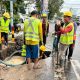 Proses penggalian kebocoran pipa HDPE Diameter 500mm PTAM Bandarmasih di persimpangan Jalan Gatot Subroto dan Veteran, Banjarmasin. (Foto: Humas PTAM Bandarmasih/Koranbanjar.net)