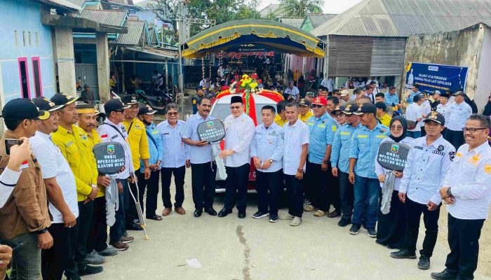 Bupati Sayed Jafar Serahkan Mobil Operasional Kepala Desa