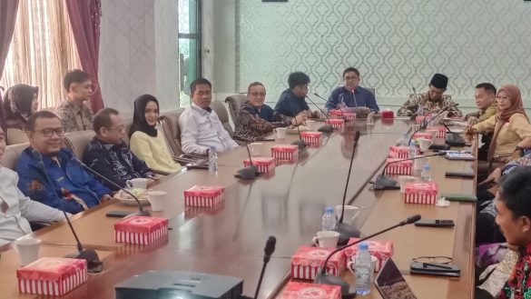 Kunker Komisi 1 DPRD Provinsi Kalsel Disambut Sekda Tanbu