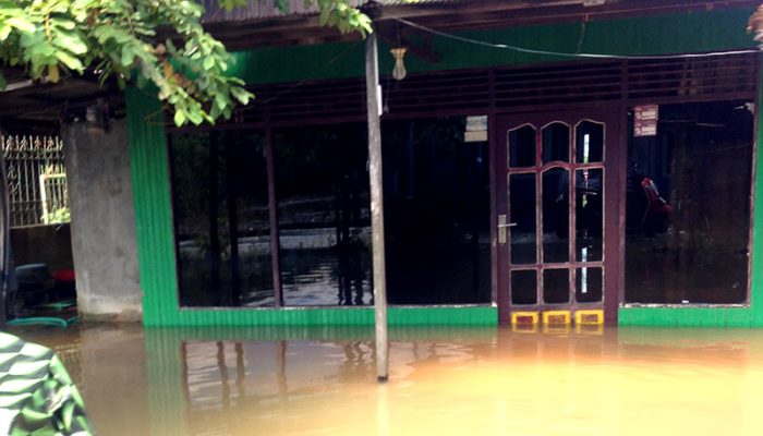 Sudah Tiga Pekan Penduduk Desa Keramat Baru Martapura Timur Kebanjiran Tanpa Perhatian Pemerintah Daerah