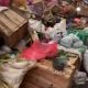 Tumpukan sampah yang sudah menggunung di Pasar Sentra Antasari Banjarmasin. (Foto: Leon/Koranbanjar.net)