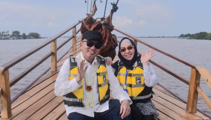Menikmati Kapal Wisata Pinisi Barito River Cruise, Muhidin: Seperti di Kapal Titanic