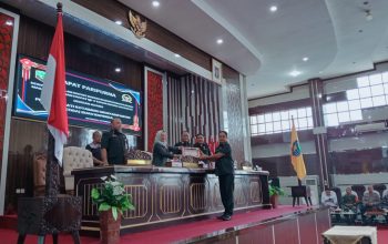 Rapat Paripurna Dewan Perwakilan Rakyat Daerah (DPRD) Kabupaten Kotabaru, Senin (24/2/2025). (Foto: Diskominfo Kotabaru/Koranbanjar.net)