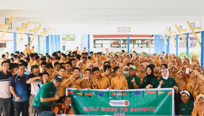 PGI Kotabaru Lanjutkan Program Golf Goes to School di SMPN 1 Kotabaru