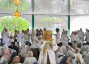 Bupati Tanah Bumbu Bagikan Al-Qur’an dan Gelar Dzikir Bersama dalam Serambi Madinah