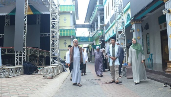 Selesai Retreat, Bupati HSS Langsung Silaturahmi ke Guru Syairazi