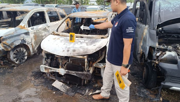 Kebakaran di Pelelangan Mobil di Liang Anggang, 18 Unit Mobil Terbakar