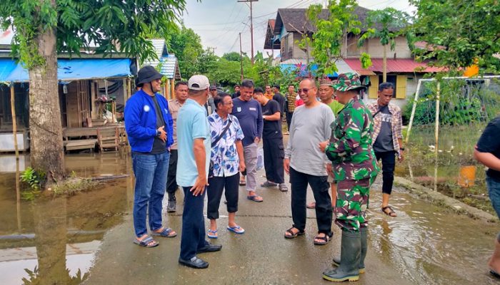 Abdul Basit Kunjungi Korban Terdampak Banjir di Desa Sungai Arfat