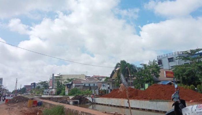 Dinas Lingkungan Hidup Kalsel Meninjau Revitalisasi Sungai Veteran di Banjarmasin