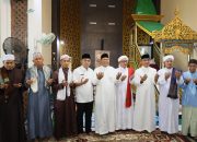 Sukacita Idulfitri: Bupati, Wabup, dan Sekda Salat Id di Masjid Agung Al Anwar