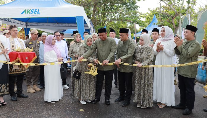 Bupati Bahrul Ilmi Buka Pasar Panginan Ramadan