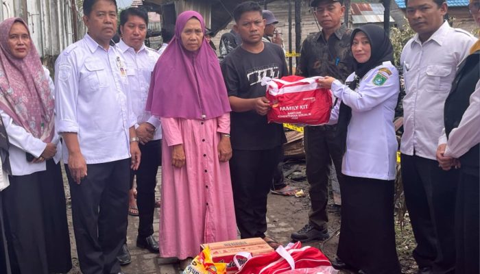 Pemkab Tanah Bumbu Salurkan Bantuan untuk Korban Kebakaran di Simpang Empat