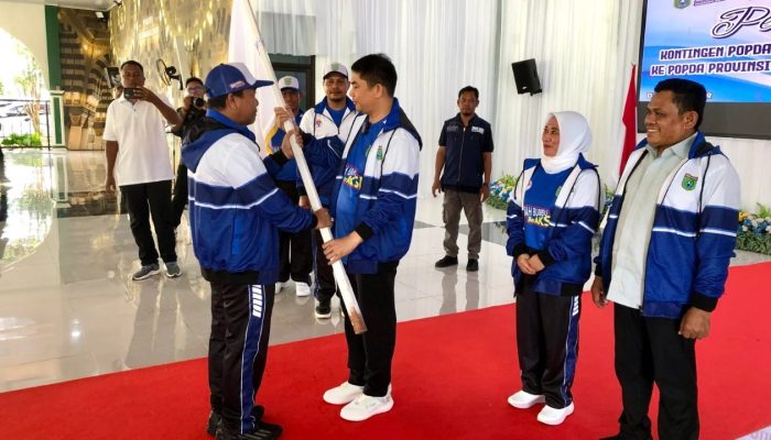 Bupati Andi Rudi Latif Lepas 167 Atlet POPDA Tanah Bumbu
