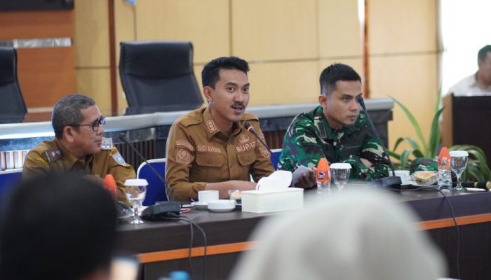 Tim Evaluasi Pusat Verifikasi Lapangan Hybrid Kabupaten Banjar Layak Anak