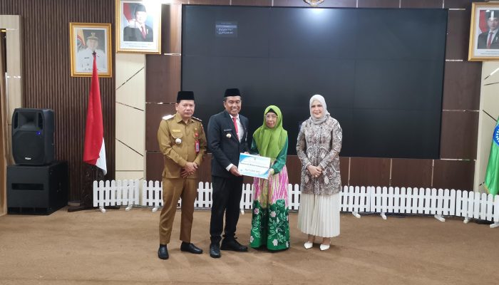 Sejumlah Lembaga Pendidikan Agama dan Tempat Ibadah di HSS Terima Dana Hibah