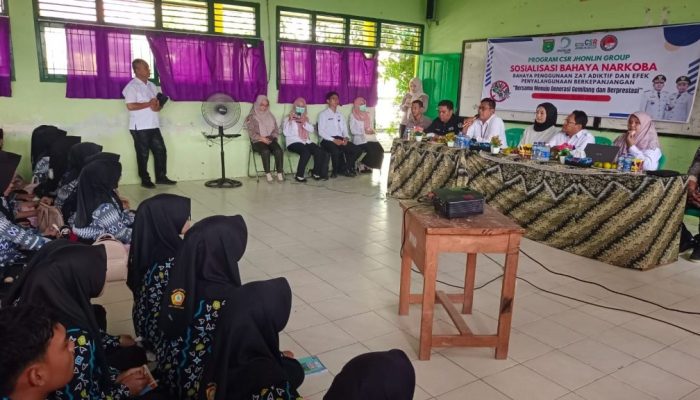 Kolaborasi Pemkab Tanbu dan Jhonlin Group Gelar Sosialisasi Bahaya Narkoba dan HIV/AIDS untuk Siswa Sekolah