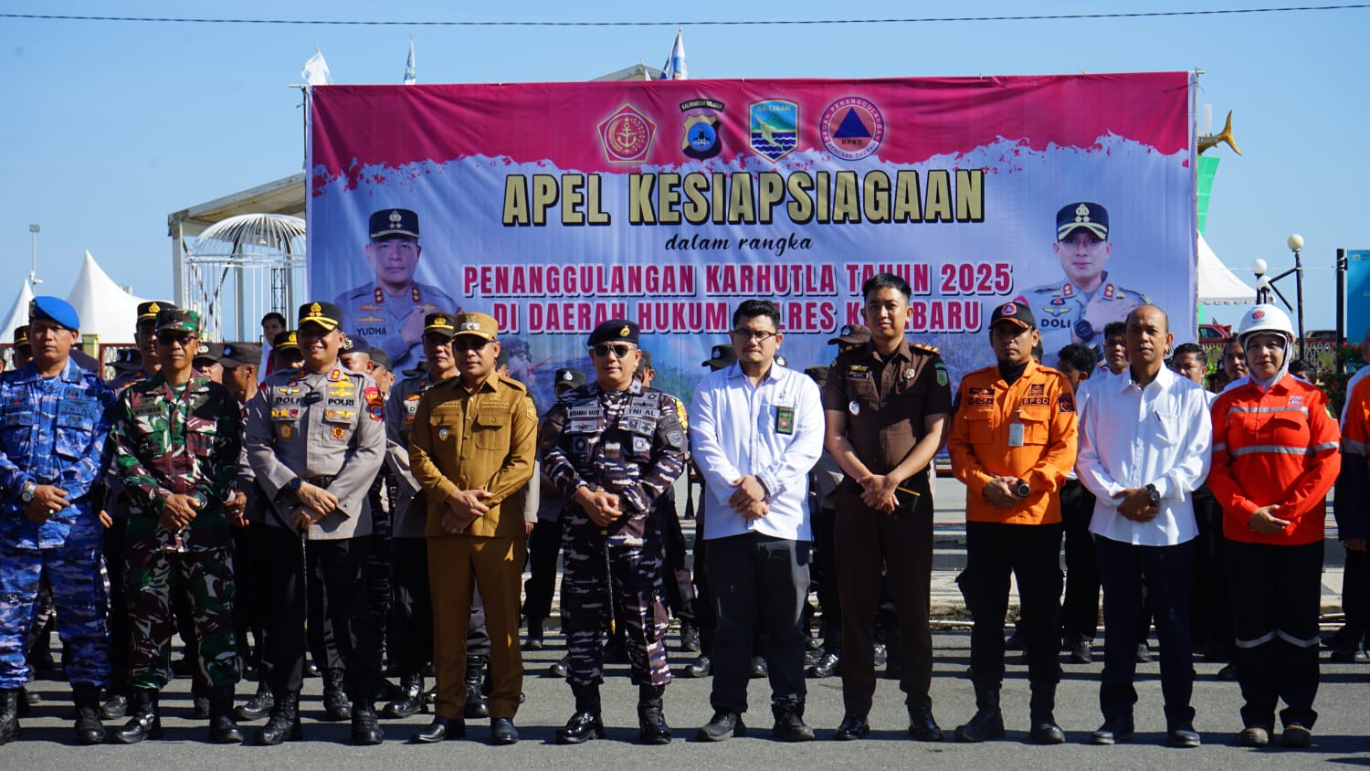 Apel kesiapsiagaan Kebakaran Hutan dan Lahan (Karhutla) tahun 2025 di halaman Siring Laut Kotabaru, Senin (26/5/2025). (Foto: Diskominfo Kotabaru/Koranbanjar.net)