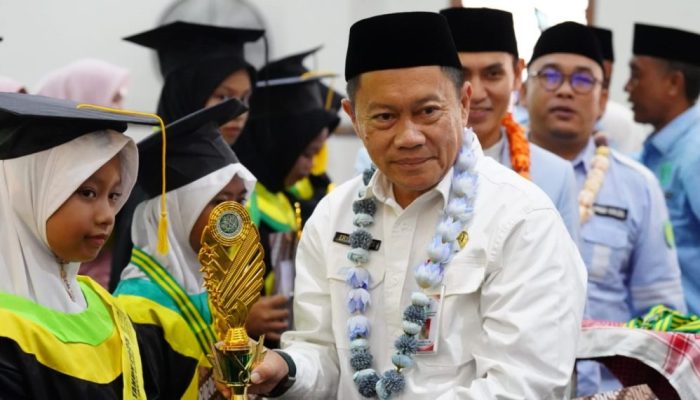 Wisuda Akbar ke-14 LPPTKA-BKPRMI Tanah Bumbu, Wujud Komitmen Mencetak Generasi Qurani
