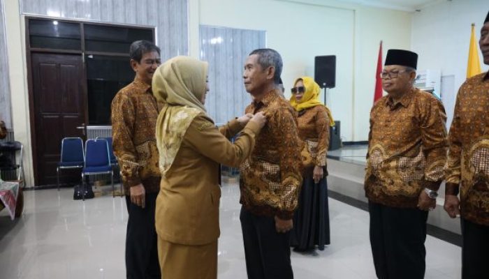 Pengukuhan Pengurus PWRI Tanah Bumbu 2025-2030, Bupati Andi Rudi Latif Tekankan Peran Strategis Pensiunan ASN