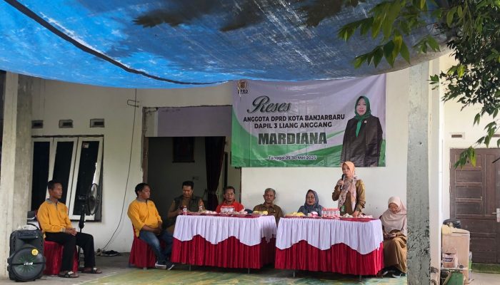 Wujudkan Janji, Mardiana Salurkan Bantuan Pupuk ke Kelompok Tani