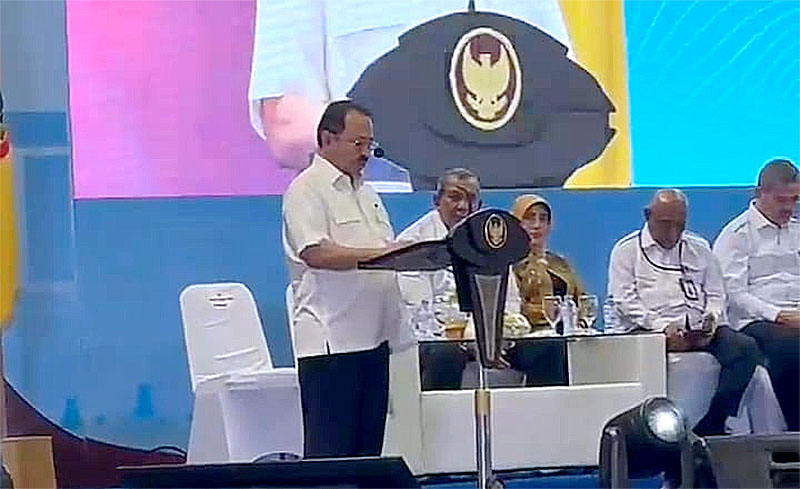 Pangeran Khairul Saleh saat memberikan pemikiran tentang manfaat besar pembentukan koperasi merah putih di Indonesia lebih khususnya untuk Kalimantan Selatan, Rabu (21/5/2025). (Foto: Koranbanjar.net)