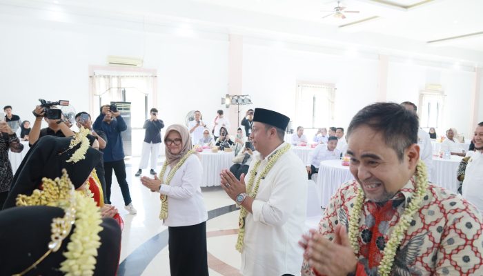 Bupati Barito Kuala Bahrul Ilmi Hadiri Pengukuhan Pengurus Kadin Kabupaten Barito Kuala