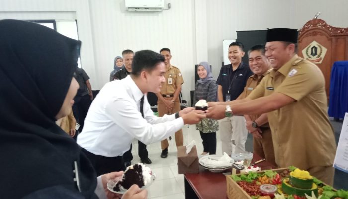 Bupati Bahrul Ilmi Serahkan 83 SK CPNS Formasi Tahun 2024