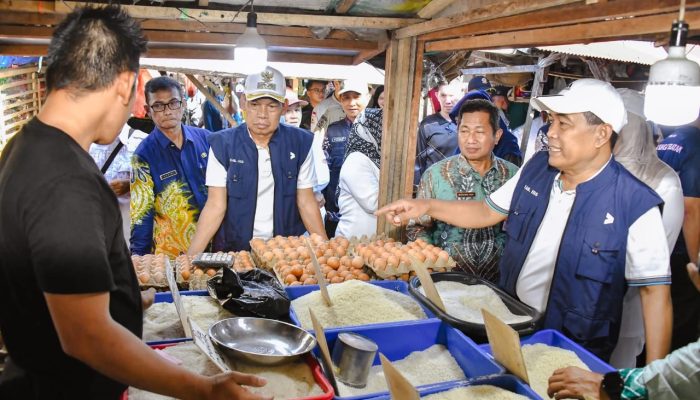 Jelang Idul Adha, Bupati HSS Pantau Pasar Sekaligus Dengarkan Aspirasi