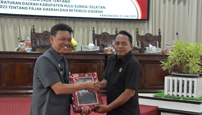 Wabup HSS Sampaikan Ranperda Pajak dan Retribusi Daerah