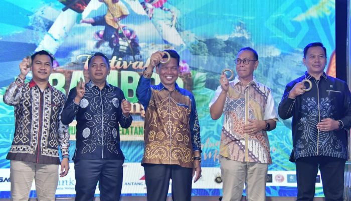 Gelang Hiyang Dibunyikan, Festival Bamboo Rafting Loksado 2025 Resmi Dibuka