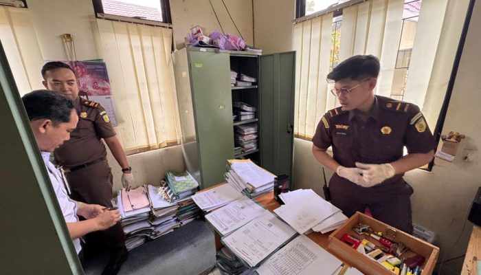 Dugaan Korupsi Anggaran TP-PKK Kejari Batola Geledah Kantor DPMD