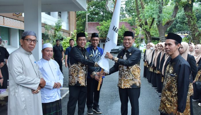 Bupati HSS Berangkatkan Kafilah Ikuti MTQ Kalsel