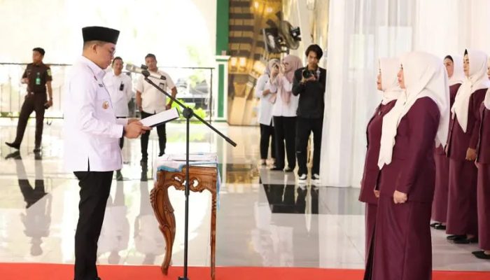Bupati Andi Rudi Latif Lantik Pengurus GOW Tanah Bumbu 2025–2030